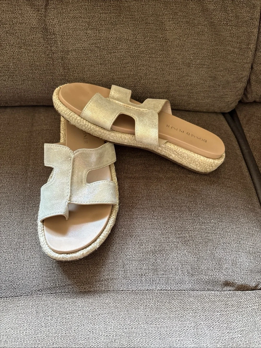 Donald Pliner Addara Shoes Womens Size 8 Gold Leather Slide Sandals Espadrille